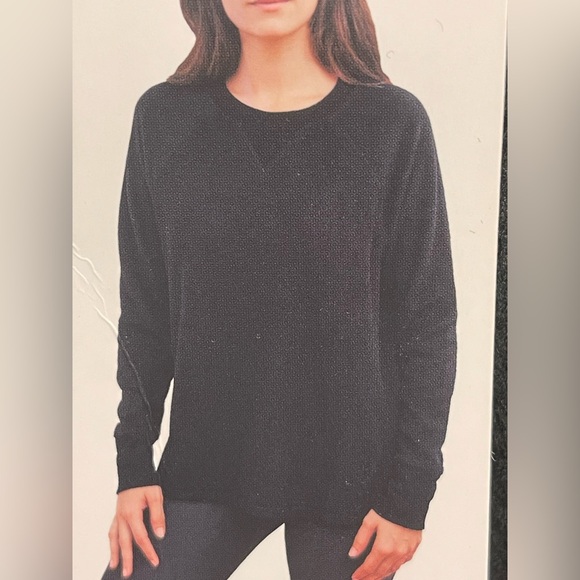 Sage Collective Tops - Sage Collective black ladies cozy pullover Sweatshirt Small